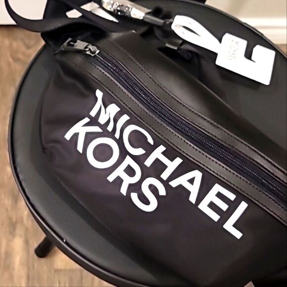Michael Kors Logo Belt Bag - Picture 5 of 8
